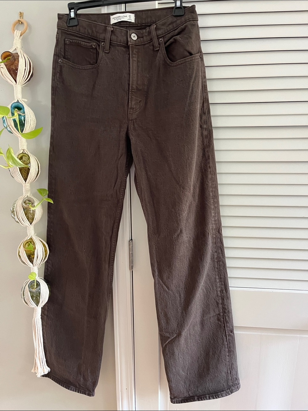 Abercrombie & Fitch High-Rise Straight Leg Jeans in Dark Brown